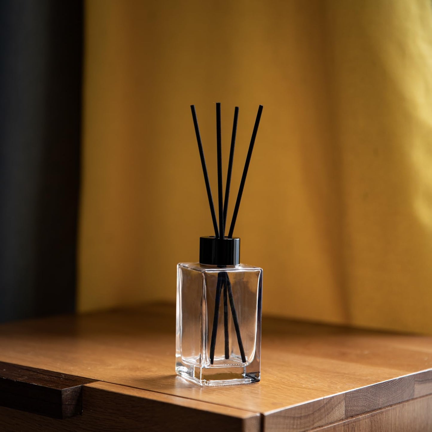 4PCS Empty Glass Fragrance Reed Diffuser Bottles, Refillable Diffuser Bottles with 20pcs Reeds Sticks & Black Caps & Funnel, Diffuser Jars for Home Oil Fragrance Decoration (100ML)