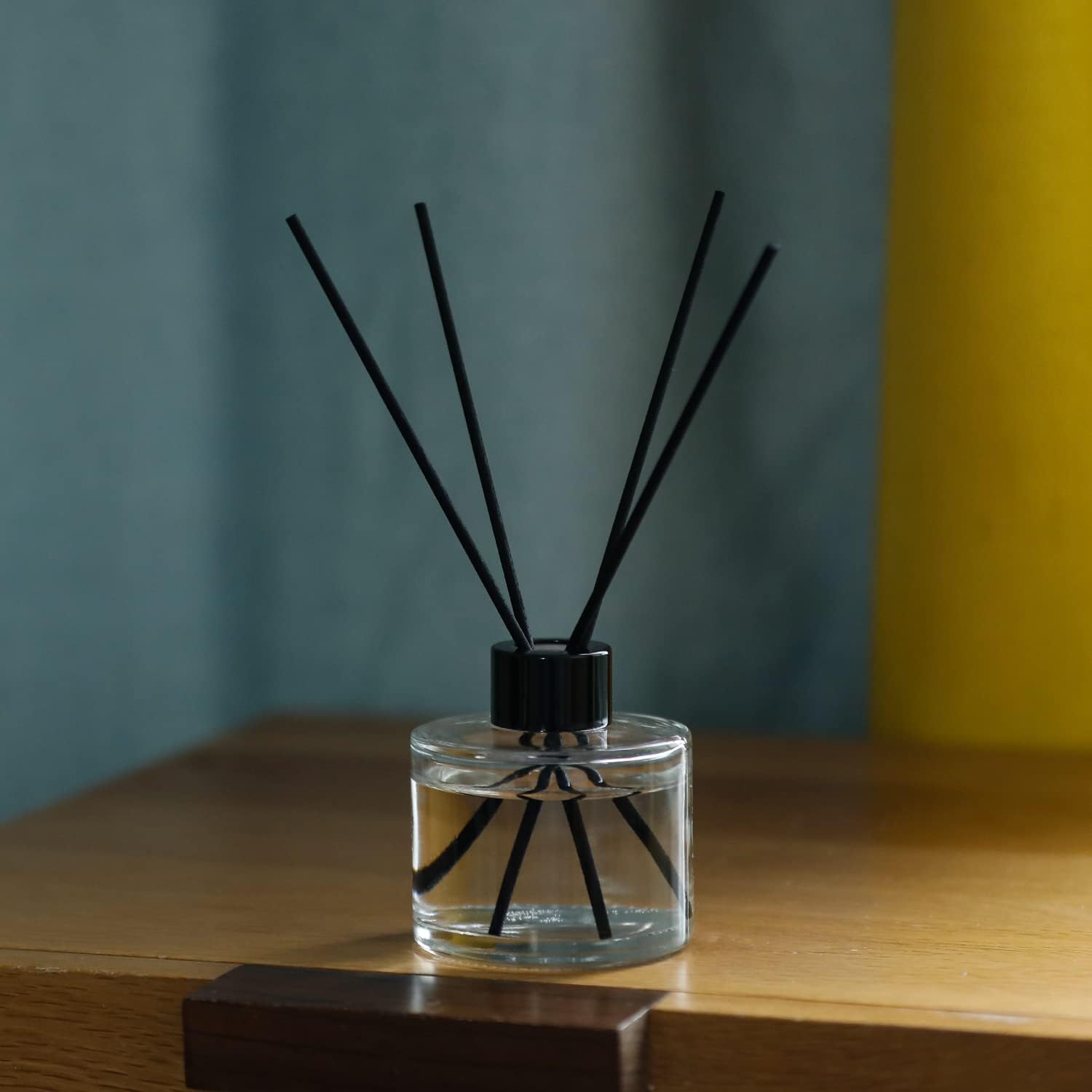 4PCS Fragrance Glass Diffuser Bottles, Refillable Diffuser Bottles with 20pcs Reeds Sticks & Black Caps & Funnel, Diffuser Jars for Home Oil Fragrance Decoration Girl Women Gift (100ML)