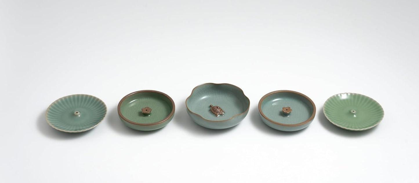 Five-piece Handmade Blue Porcelain Incense Burner Gift Set, Featuring a Design of a Turtle and Flowers, Used as a dust Collector for Meditation, Yoga and Zen Home Decoration.