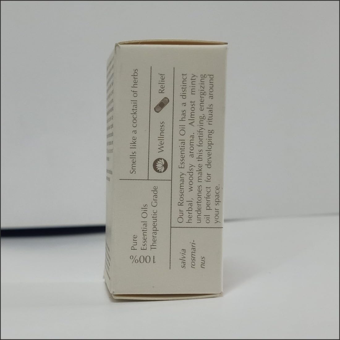 AROMAFUME Rosemary Essential Oil - 100% Natural, Therapeutic Grade Essential Oils - Pure, Woodsy Aromatherapy Oil for Meditation and Home Diffusers - Gifts for Her - 10ml