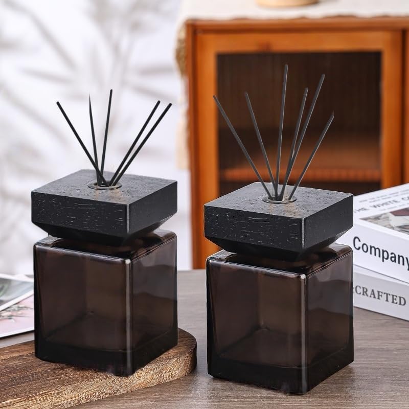 2Pcs 500ml Empty Reed Diffuser Bottle and 20 pcs Black Reed Diffuser Sticks Refill Set for Bathroom Hotel Home Decoration(Brown, 500ml)