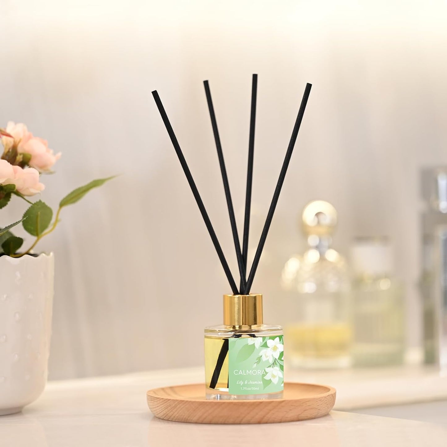 CALMORA Reed Diffuser Gift Set of 3, 50ml Home Fragrance Diffuser with 15 Reeds Sticks | Flameless Lily & Jasmine/Lavender/Fresh Linen Scented Oil for Women, Mom, Housewarming