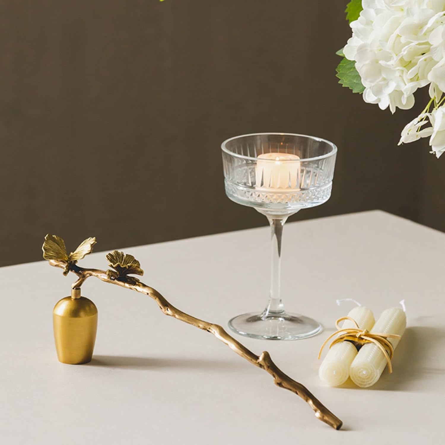 Butterfly Style Brass Candle Snuffer with Long Handle, Decorative Candle Extinguisher Tool, for Home Décor, Ideal for Candles and Aromatherapy (Gold 1)