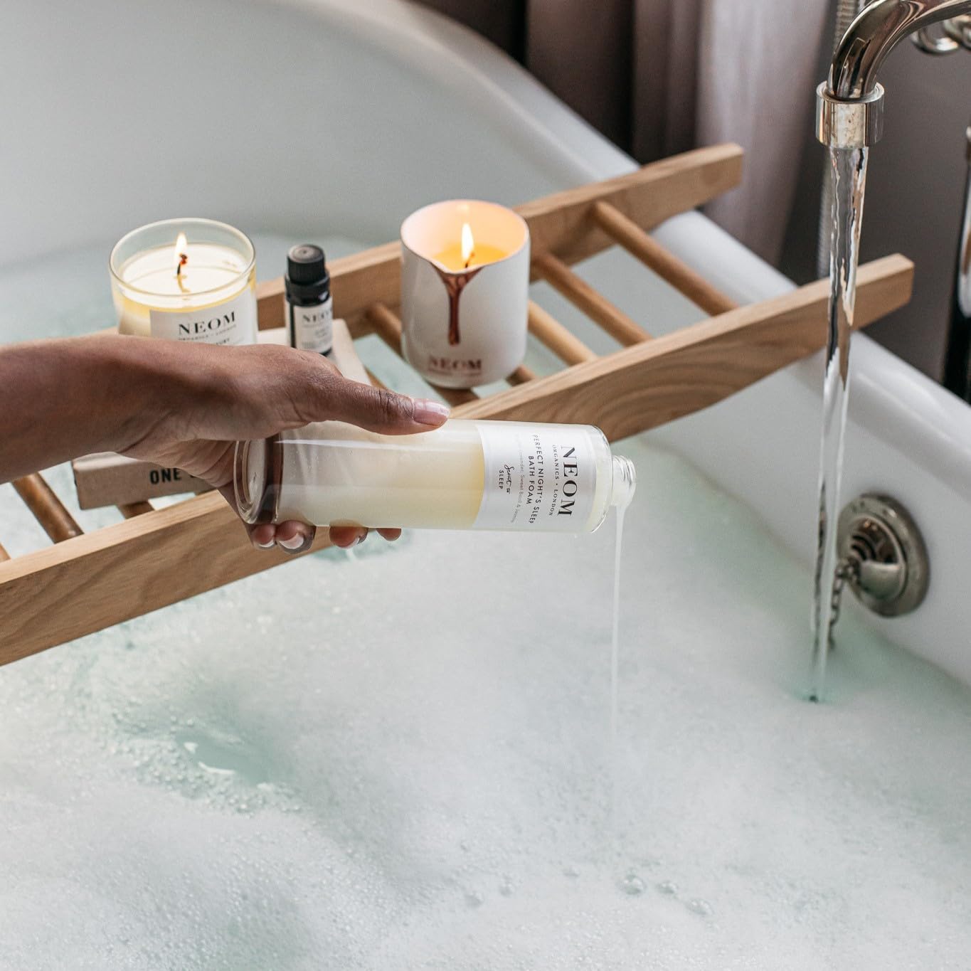 NEOM Real Luxury Bath Foam, 6.76 fl oz | Lavender, Jasmine & Rosewood | Coconut & Almond Oil| 100% Natural Fragrance | Essential Oil | Scent to De-Stress| Vegan & Cruelty Free
