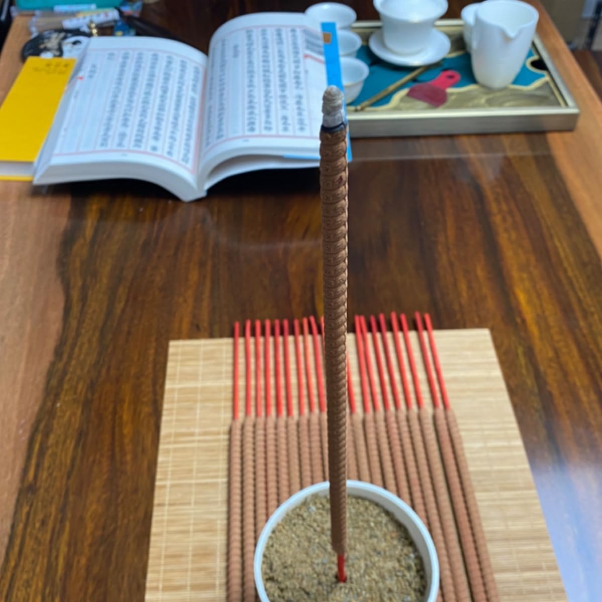 EngooBoly 23.6"(60CM) Big Long Sandalwood Incense Sticks Burns for Approx 12hours 15 Pack for The Spring Festival