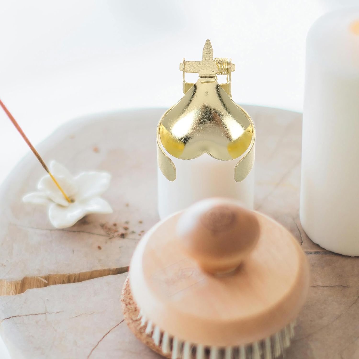 2 Pcs Heart Shaped Automatic Candle Snuffer, Gold Metal Candle Flame Extinguisher for Scented Decorative Wick Clips for Weddings, Holidays, and Home Decor