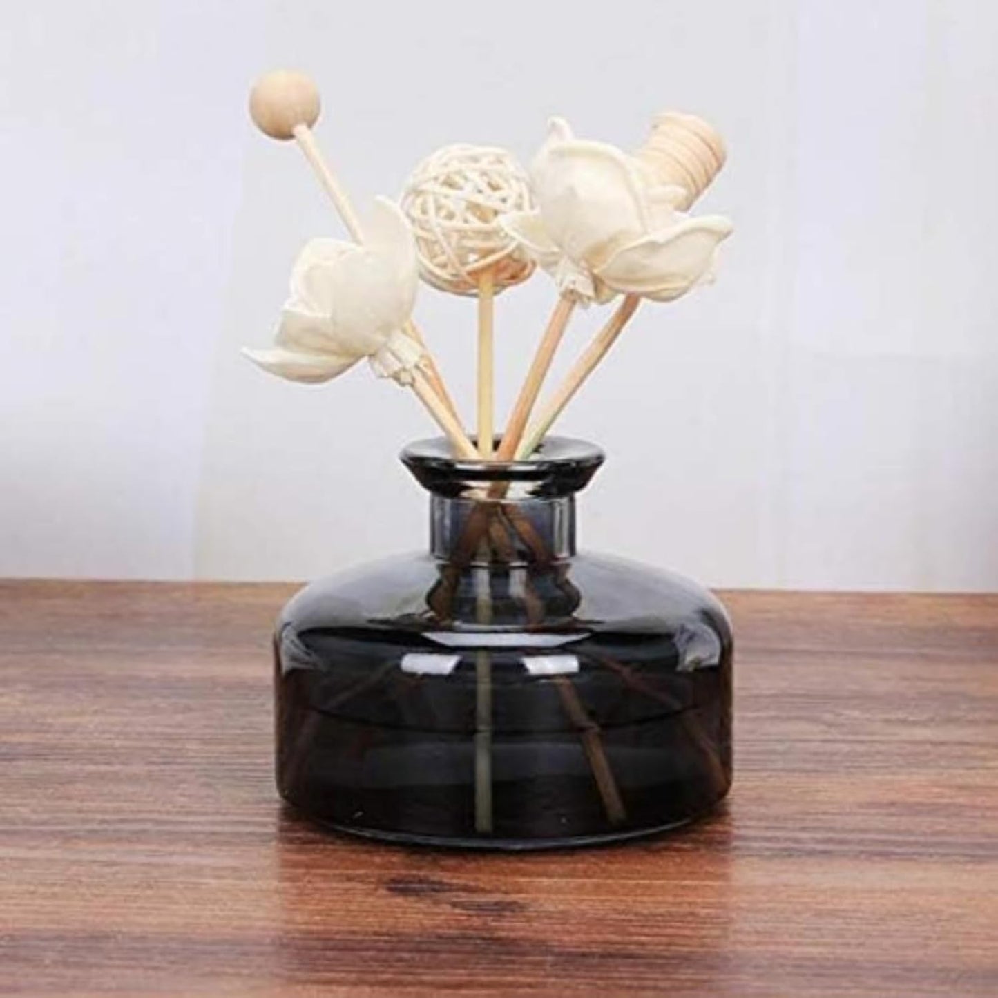 Glass Bud Vase Empty Glass Diffuser Bottles Refillable Aromatherapy Jars Small Vases for Flowers Vases Centerpiece for Wedding Home Essential Oils Office Table Decor (Pink)