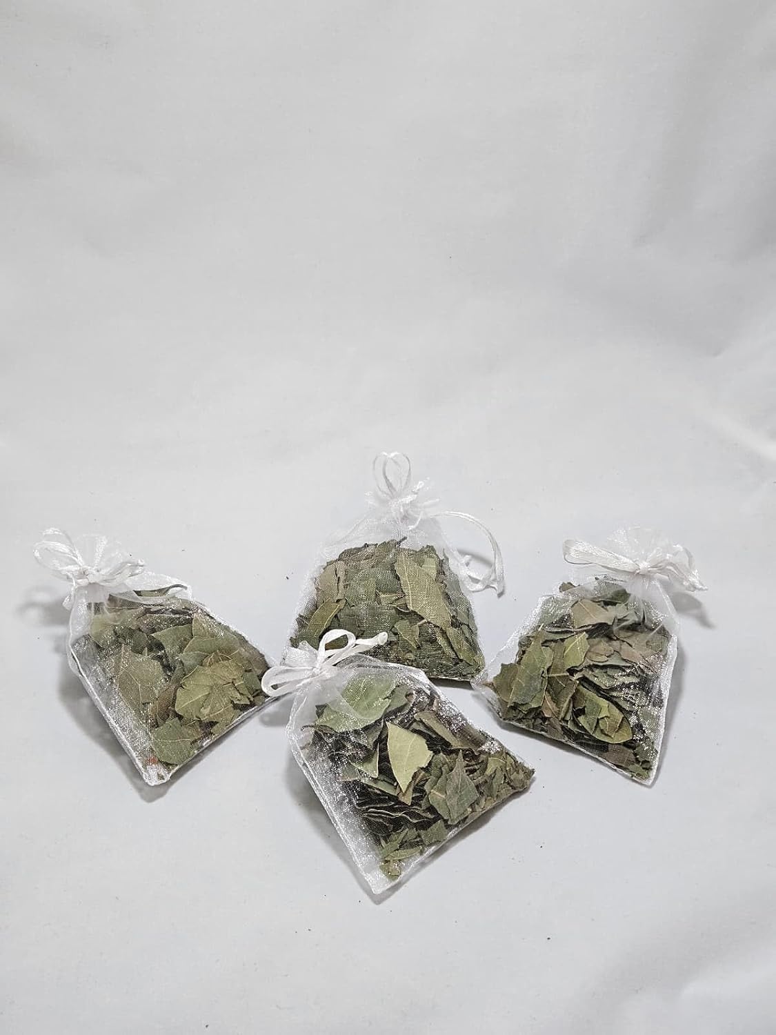 Golden Bay, Natural Dried Bay Leaves, 2.82 oz (80 g), Mediterranean Aroma for Pantry, Closet and Kitchen Freshness, 100% Pure Laurel Leaf Fragrance for Home and Storage Spaces