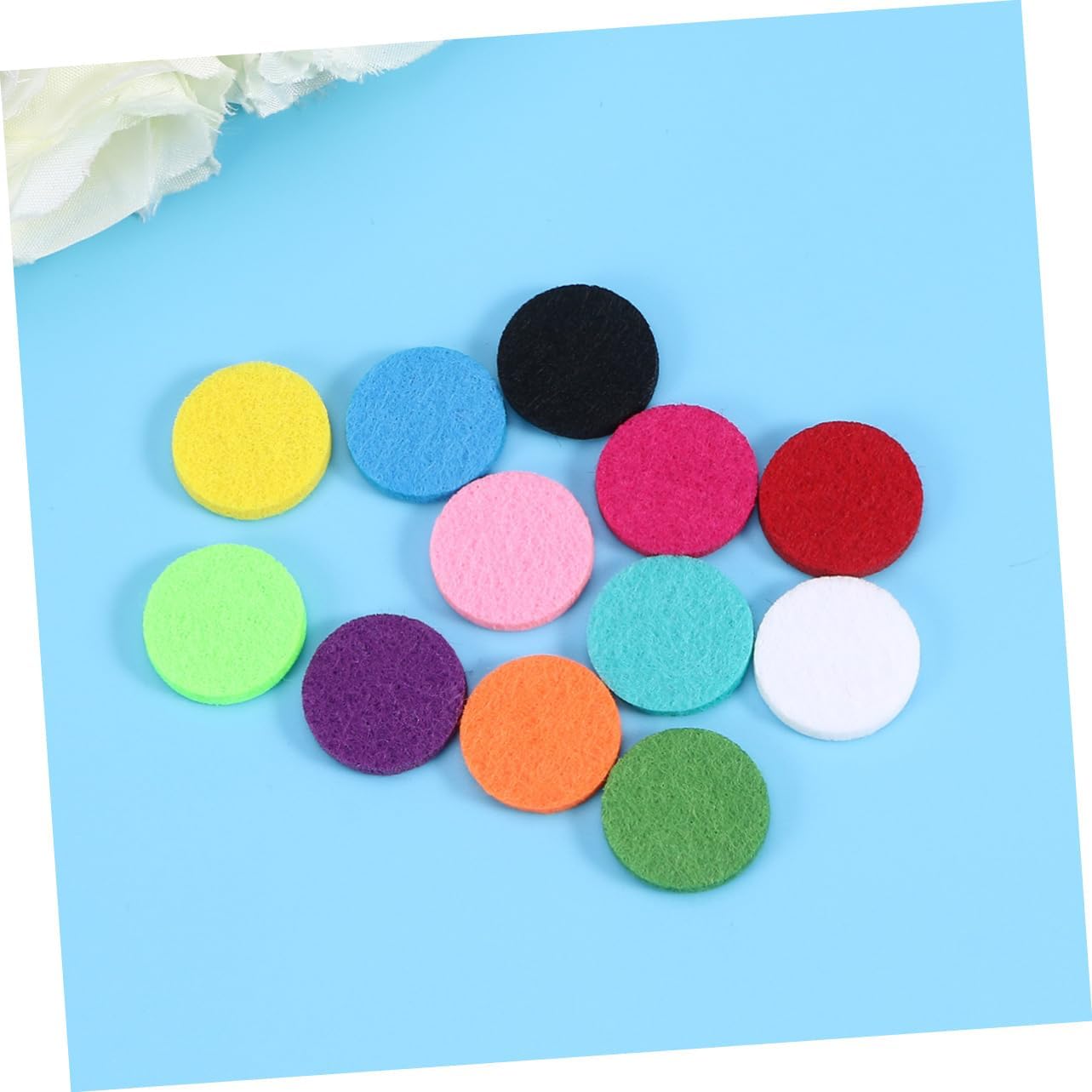 12Pcs Aromatherapy Essential Oil Diffuser Refill Pads Multi-Colored Locket Necklace Replacement Felt Inserts for Car and Home Use