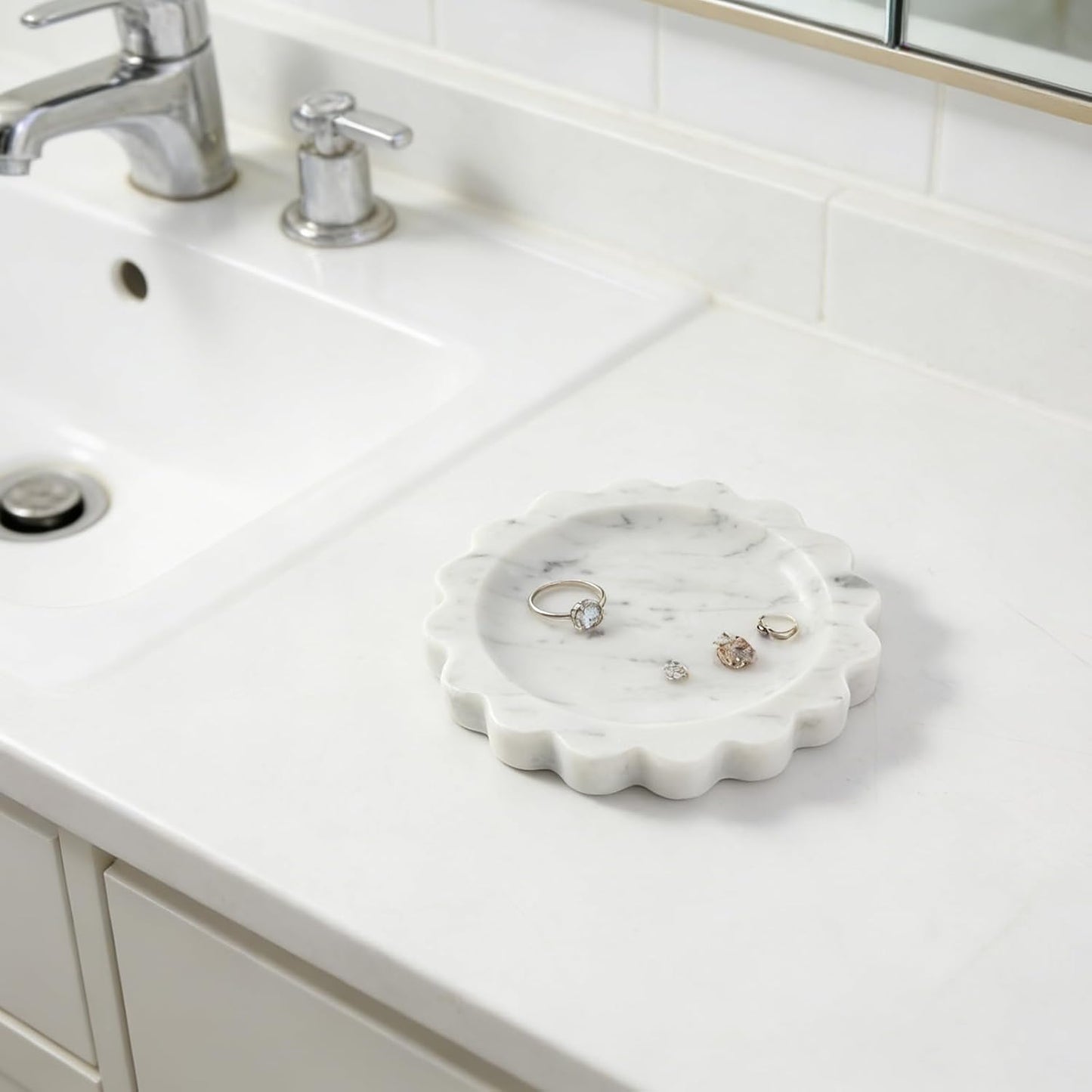 Koville 5.51" Scalloped Marble Tray, Round Stone Jewelry Trinket Dish for Ring, Natural Small Marble Tray for Bathroom Kitchen Dresser Countertop, Decorative Candle Tray(Bianco Carrara)