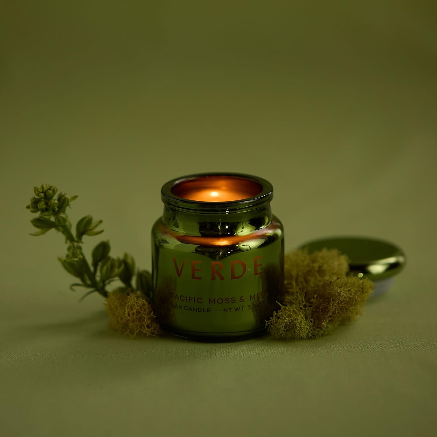 Paddywax Chroma Scented Candle with Lid in Reusable Metallic Etched Glass Jar, Clean- Burn Soy Candle with Approx. 14 Hour Burn Time, Green – Verde, Pacific Moss & Mist, 2.5 oz