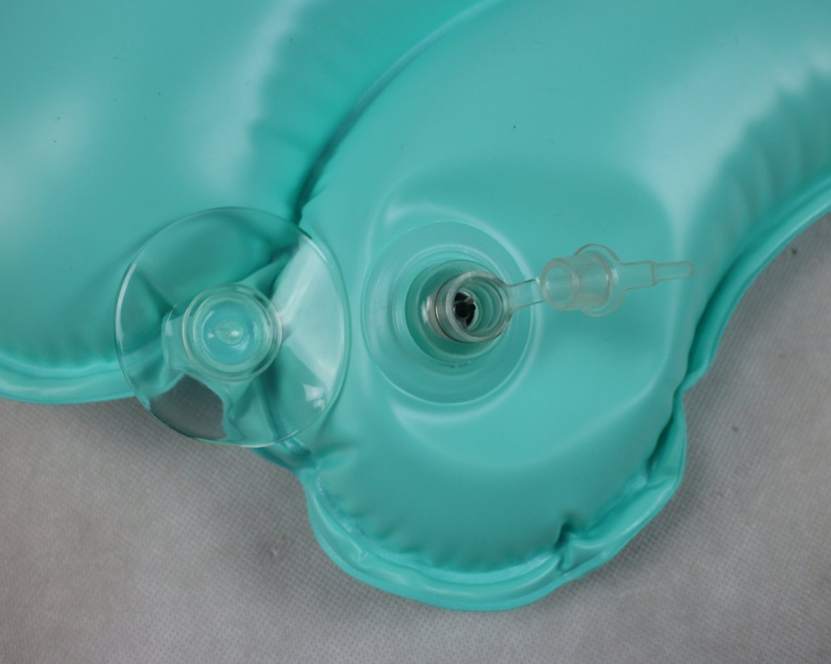 ObboMed® HB-1200N Luxury Inflatable Terry Cloth Shell Spa Neck Support Bath Pillow with 4 Suction Cups for Bathtub, Hot tub, Jacuzzi, Whirlpool, Home Spa tub – Color : Tiffany Blue