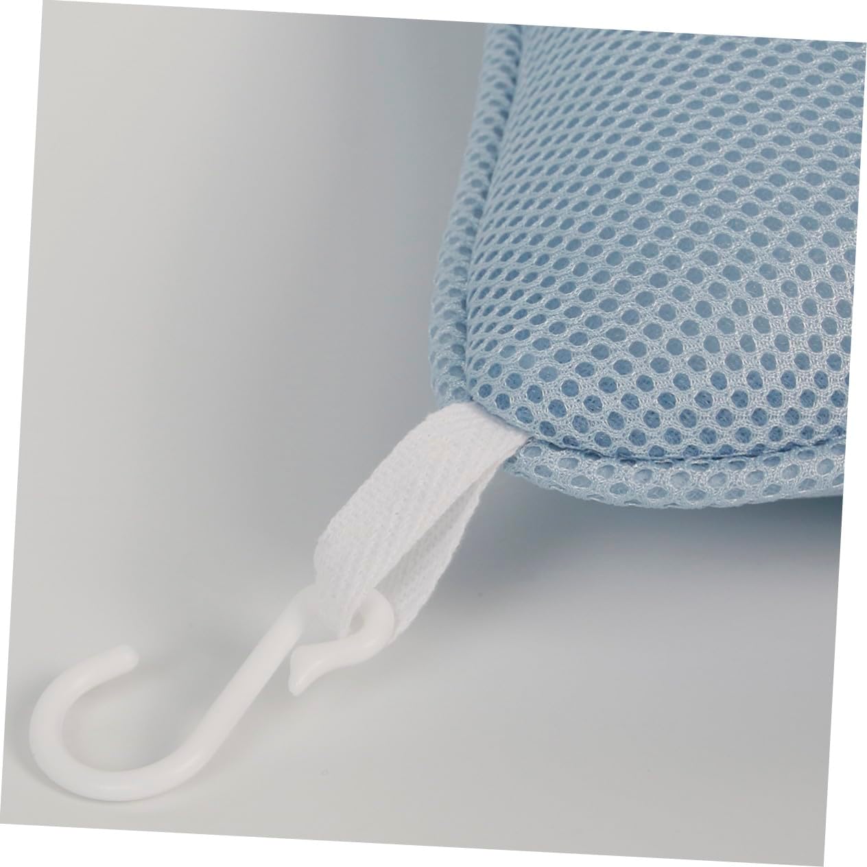 Non-Slip Bathtub Pillow with 2 Suction Cups Mesh Head Neck Shoulder Support Cushion for Oval and Straight-Back Tubs Spa Bath Pad