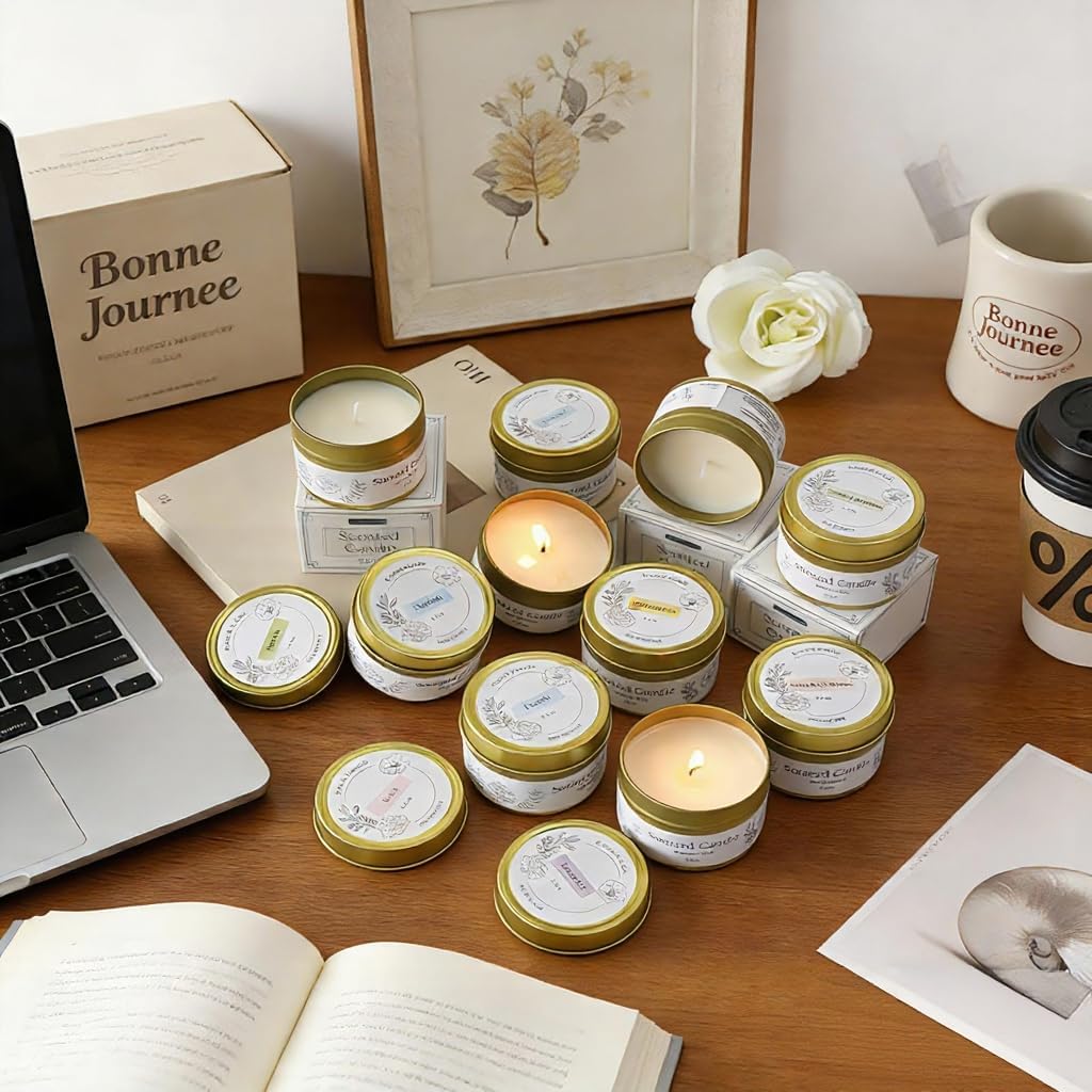 A Single Gift Box of Scented Candles with Soy Wax, offering a Premium and Atmospheric Fragrance (Vanilla)