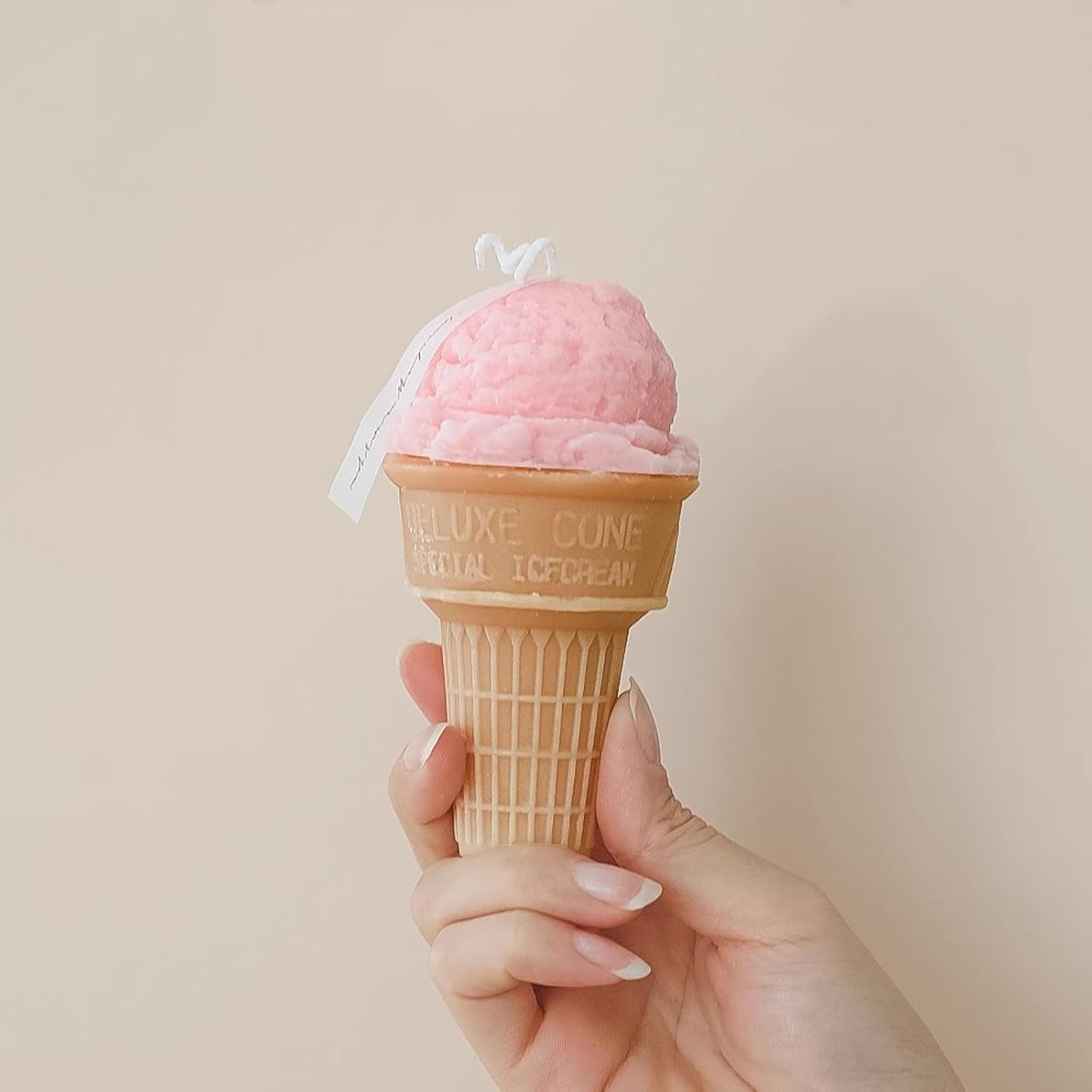 Ice Cream Cone Shaped Scented Candle,140G One Pack Handmade Pink Creamy Coffee Soy Wax Decorative Candle for Table Photo Prop,Smokeless Dessert Decor for Party,Wedding Centerpiece & Gifting