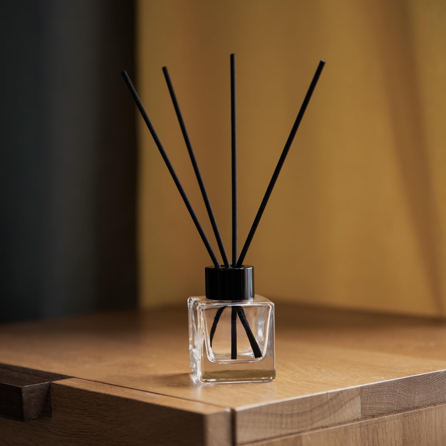 4PCS Refillable Fragrance Glass Diffuser Bottles with 20pcs Reeds Sticks & Black Caps & Funnel, Diffuser Jars for Home Oil Fragrance Decoration Girl Women Gift (50ML)