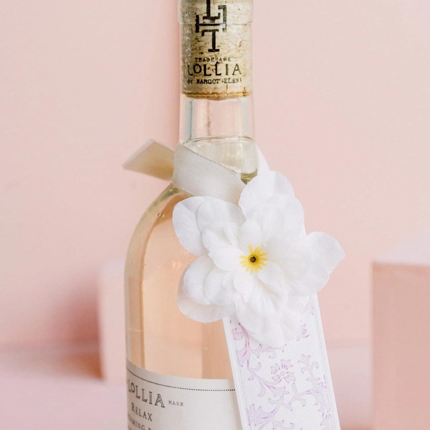 LOLLIA Relax Lavender Bubble Bath, 25 fl oz / 739.2 ml, Lavender Honey Scent, Luxury Hydrating & Soothing Bubble Skin Care for Women, Floral Home Spa Cleanser, Glass Bottle