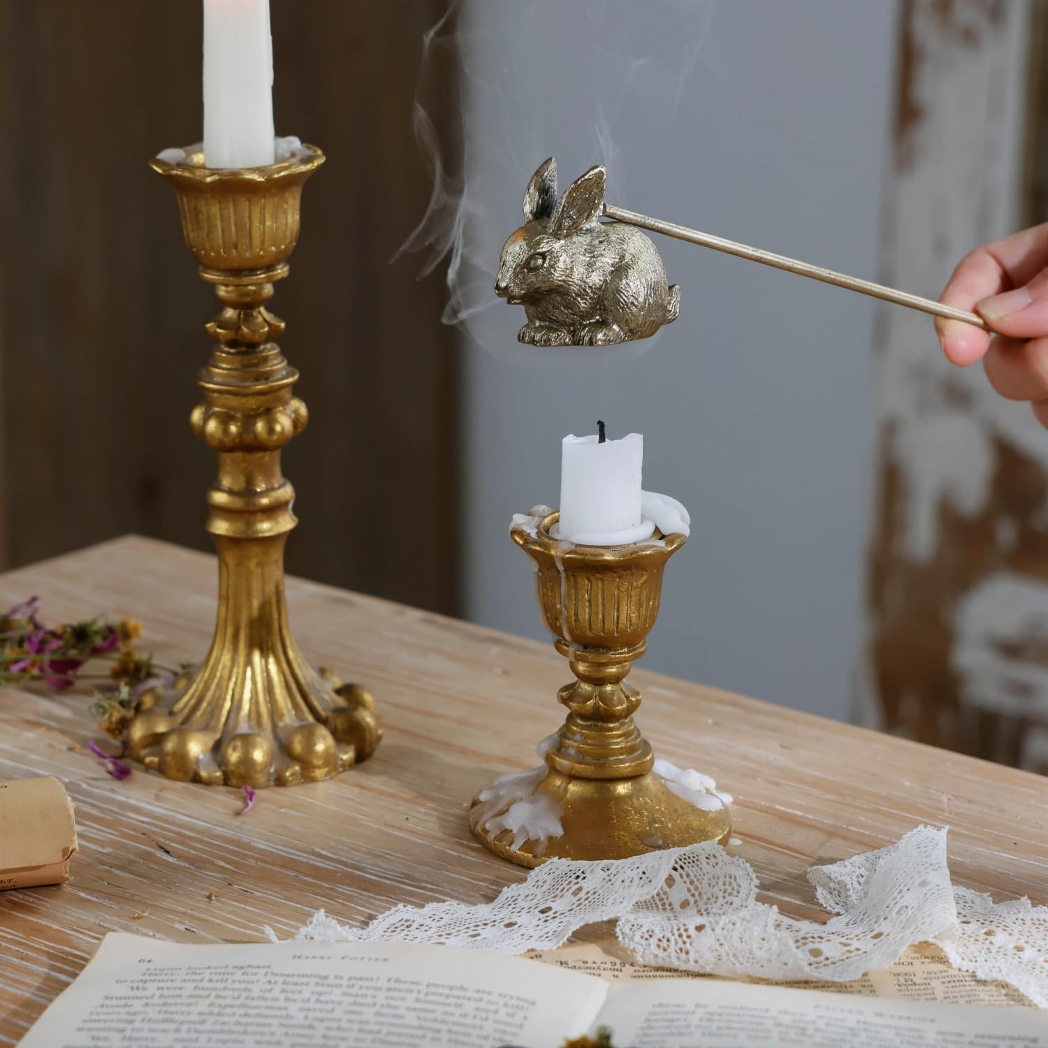 NIKKY HOME Candle Snuffer, Bunny Candle Extinguisher with Long Handle, Candle Tool for Putting Out Extinguishing Candle Wick Flame Safely