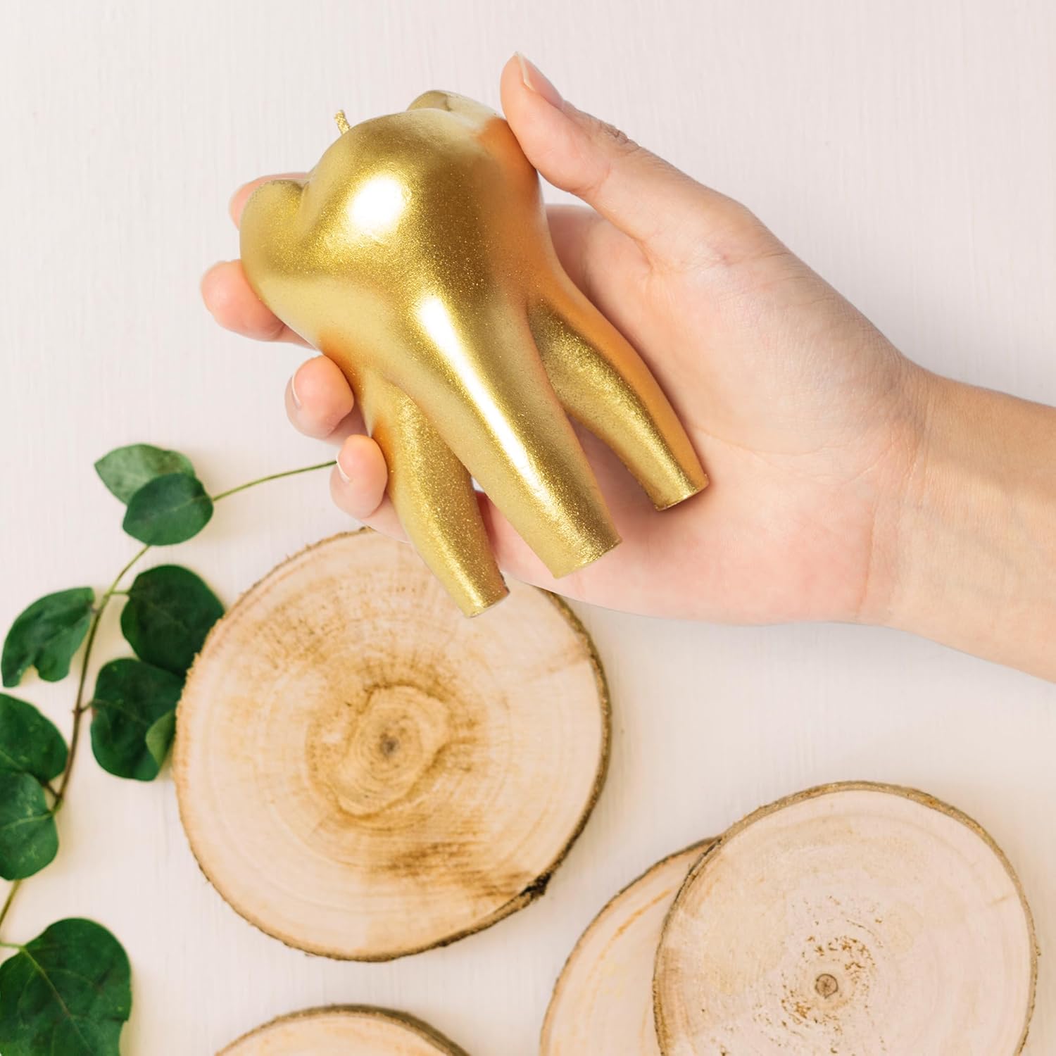 Zainpe Tooth Scented Candle Gold Dental Room Aesthetic Decor Pine Fragrance Long Lasting Candle Handmade Natural Soy Wax Aromatherapy Candle for Dentist Clinic Party Supplies Gift 3.7 x 2.1 in
