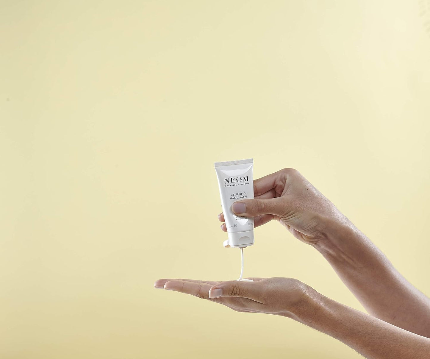 Neom Uplifting Hand Balm, 30ml I Wild Mint & Mandarin I 4 other essential oils I 100% Natural Fragrances I Cocoa and Shea Butter I Nourishing and Softening I Lift your mood