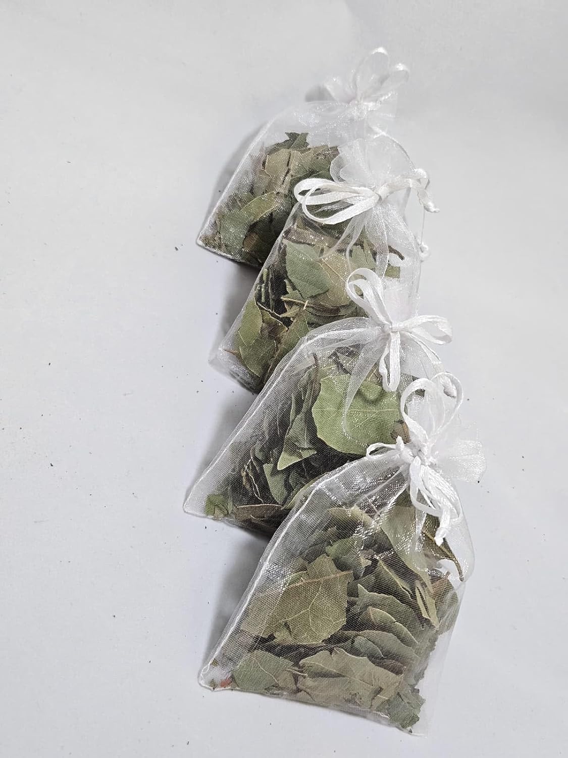 Golden Bay, Natural Dried Bay Leaves, 2.82 oz (80 g), Mediterranean Aroma for Pantry, Closet and Kitchen Freshness, 100% Pure Laurel Leaf Fragrance for Home and Storage Spaces