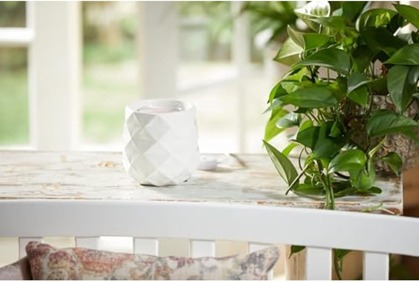 Yankee Candle Langham Collection Scenterpiece Wax Warmer with Auto Timer, White, Multi-Faceted Ceramic, 6-Foot Power Cord
