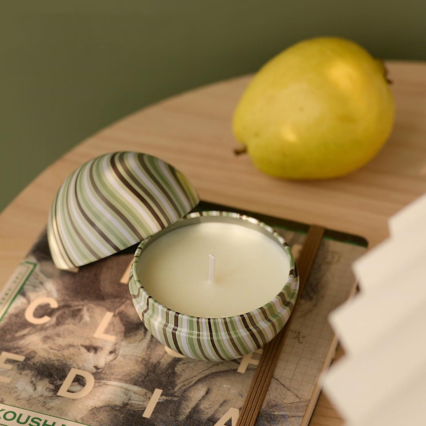 Floral Metallic Scented Candle,2 Pack Curved-Pattern Tins in Emerald & Gold Smokeless Soy Wax Jar Decorative Candle for Wedding Favors, Photo Props & Aesthetic Home Vibes