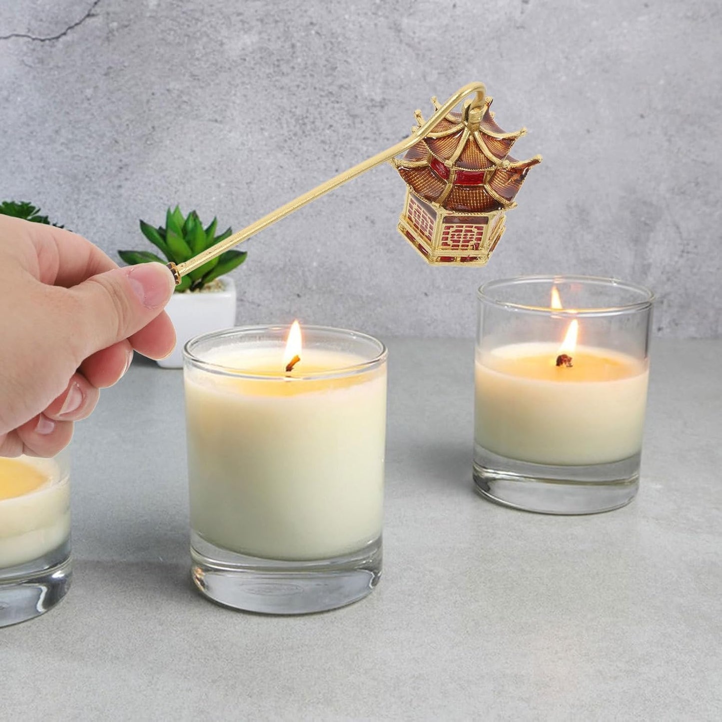 KESYOO Candle Snuffer and Wick Trimmer Set, Gold Metal Candle Extinguisher with Floral Design, Safe Flame Extinguishing Tool for Home Décor and Aromatherapy Use