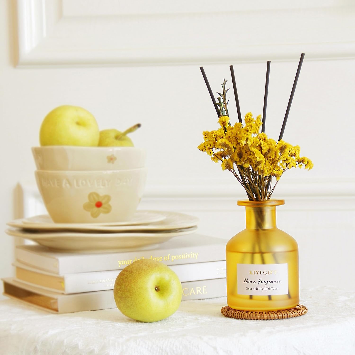 Reed Diffuser Set, Scent Diffuser with Sticks, Home Fragrance, Reed Diffuser for Bathroom, Shelf Decor, 4.06oz Pear Freesia