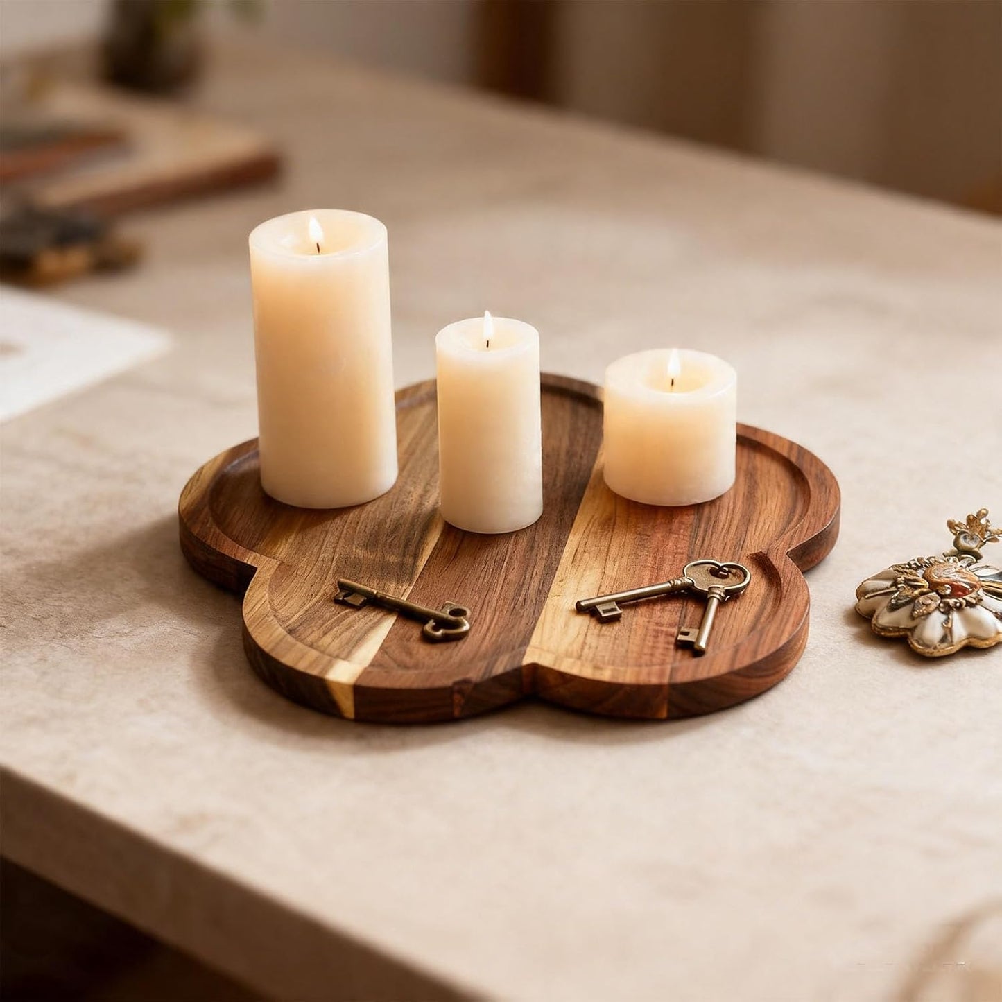 11.8" Acacia Wood Flower-Shaped Tray, Wooden Candle Tray, Decorative Candle Holder Candle Plate Jewelry Organizer, Farmhouse Serving Tray for Food, Drinks, Jewelry, Key, Vanity & Home Decor