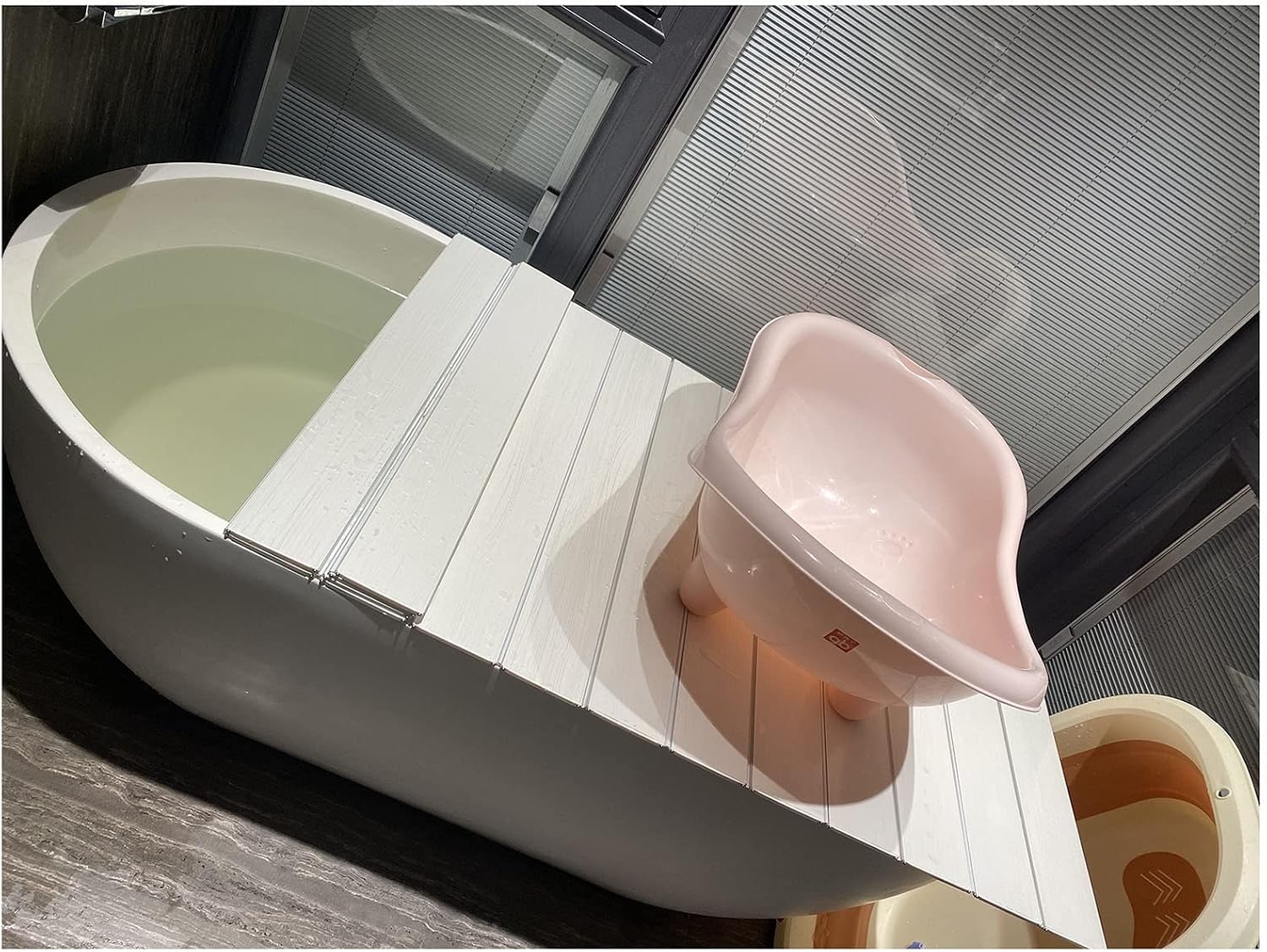 Bathtub Cover Bath Tub Caddy Tray, Folding PVC Plastic Dust-Proof Board Shutter Bath Lid, Durable Insulation Cover for Spa, Bathroom & Shower, 0.6cm Thickness (Color : White, Size : 75x135x0