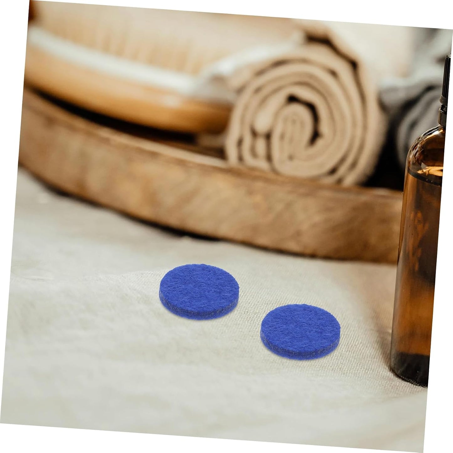Ipetboom 100pcs Unscented Cotton Essential Oil Diffuser Pads High Absorption Mini Round Aromatherapy Refill Pads for Necklace Lockets Home Office Car Use