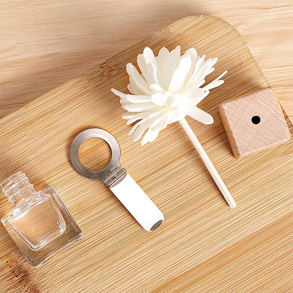 GSHLLO 2 Pcs 8ml Empty Car Air Freshener Diffuser Essential Oil Car Diffuser Bottle Car Vent Clip Perfume Bottle Fragrance Aromatherapy Car Diffuser Container