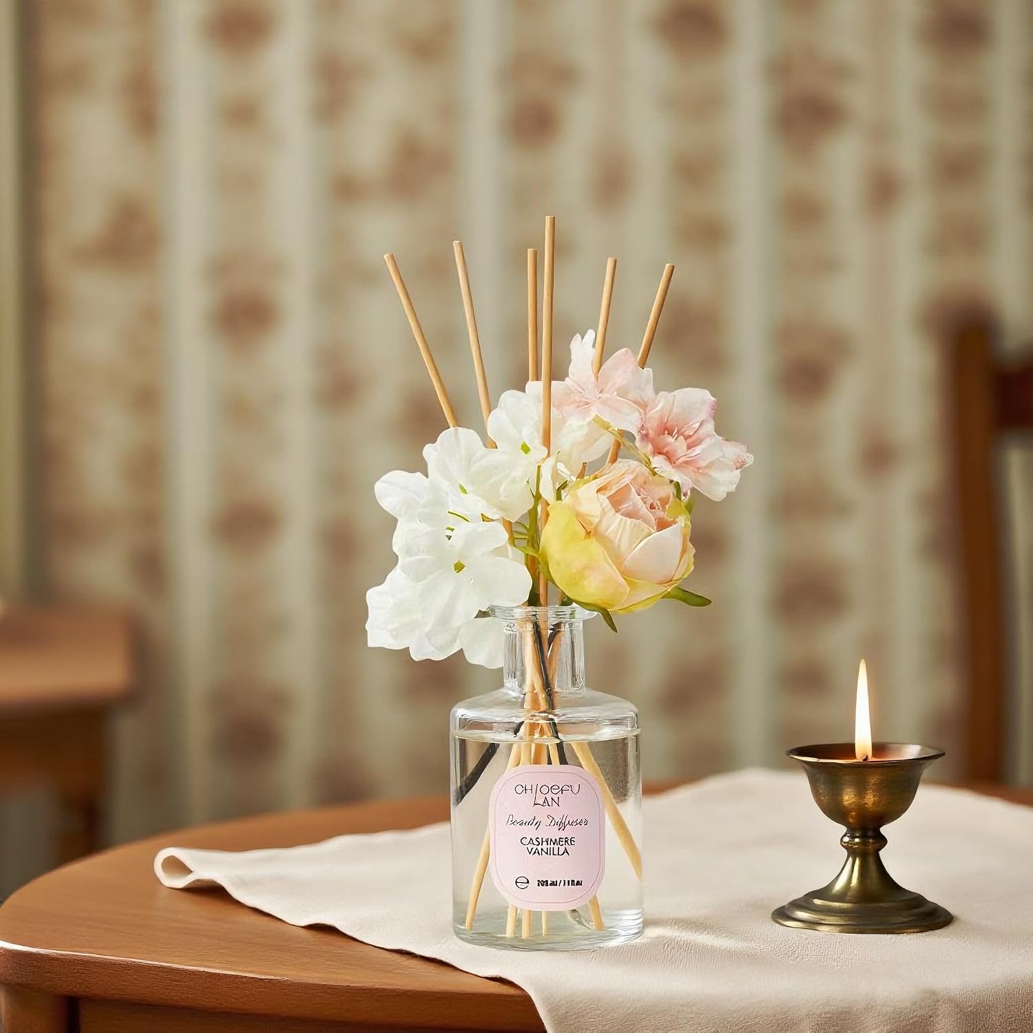 Cashmere Vanilla Reéd Diffuser Set with Flowers Reéd Diffuser Sticks, 6.7oz Scent Fragrance Essential Oil Diffuser for Bedroom Bathroom Home Décor Shelf Decor