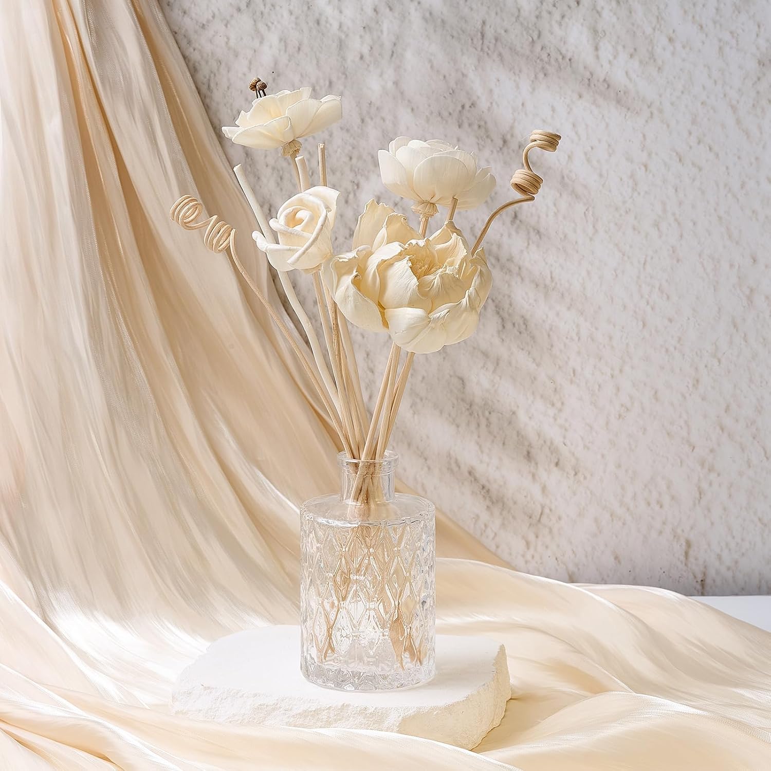 Daifunli 11 Pcs Flower Reed Diffuser Set Include Sola Flowers Diffuser Sticks with 5oz Empty Design Bottles Fragrance Rice Paper Natural Flower for Bedroom Office Bathroom Shelf Decor Gift(Classic)
