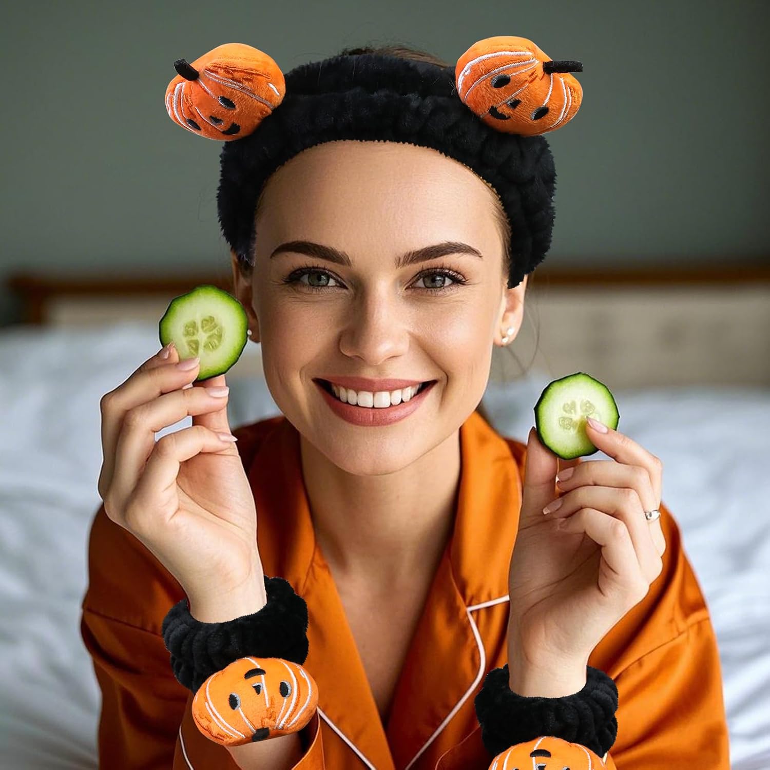 Kawaii Spa Headband and Wristband Set for Women Girls, Cute Halloween Skincare Headbands for Face Washing, Fluffy Makeup Headband for Washing Face, Bath, Shower and Beauty, Black Pumpkin