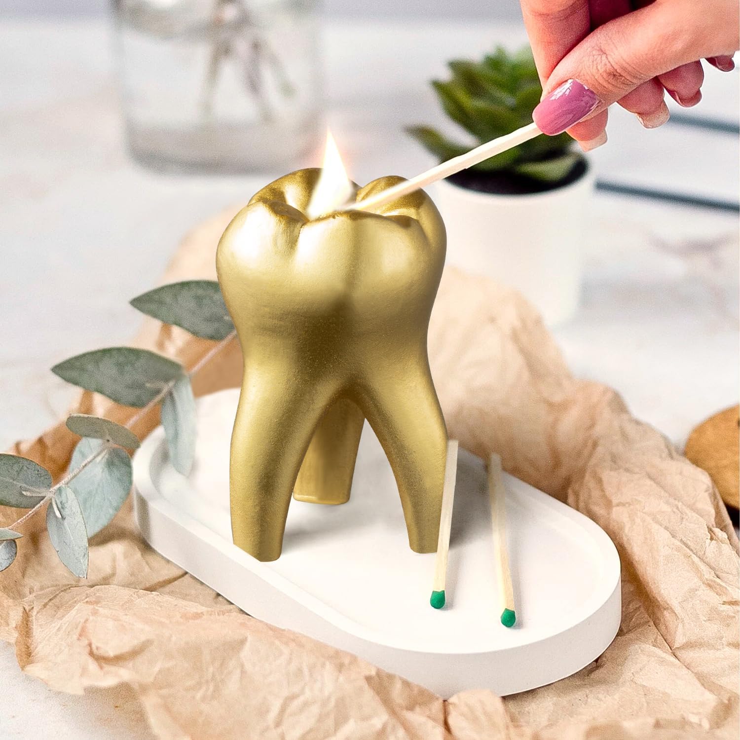 Zainpe Tooth Scented Candle Gold Dental Room Aesthetic Decor Pine Fragrance Long Lasting Candle Handmade Natural Soy Wax Aromatherapy Candle for Dentist Clinic Party Supplies Gift 3.7 x 2.1 in