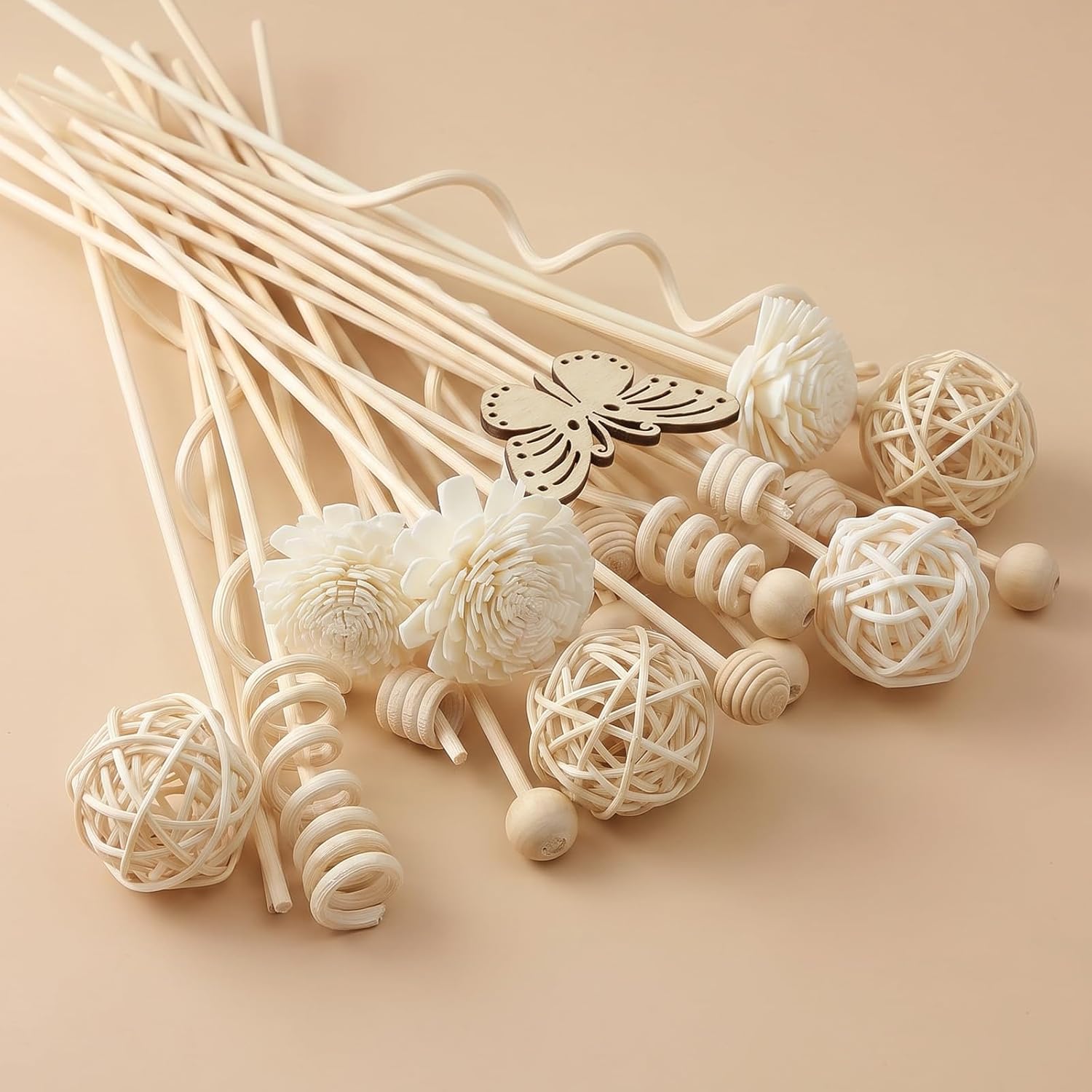 Amabro 15Pcs Natural Rattan Reed Diffuser Sticks Fragrance Oil Diffuser Flower Set Wood Beads Butterfly Replacement for Home Office Aromatherapy Decor