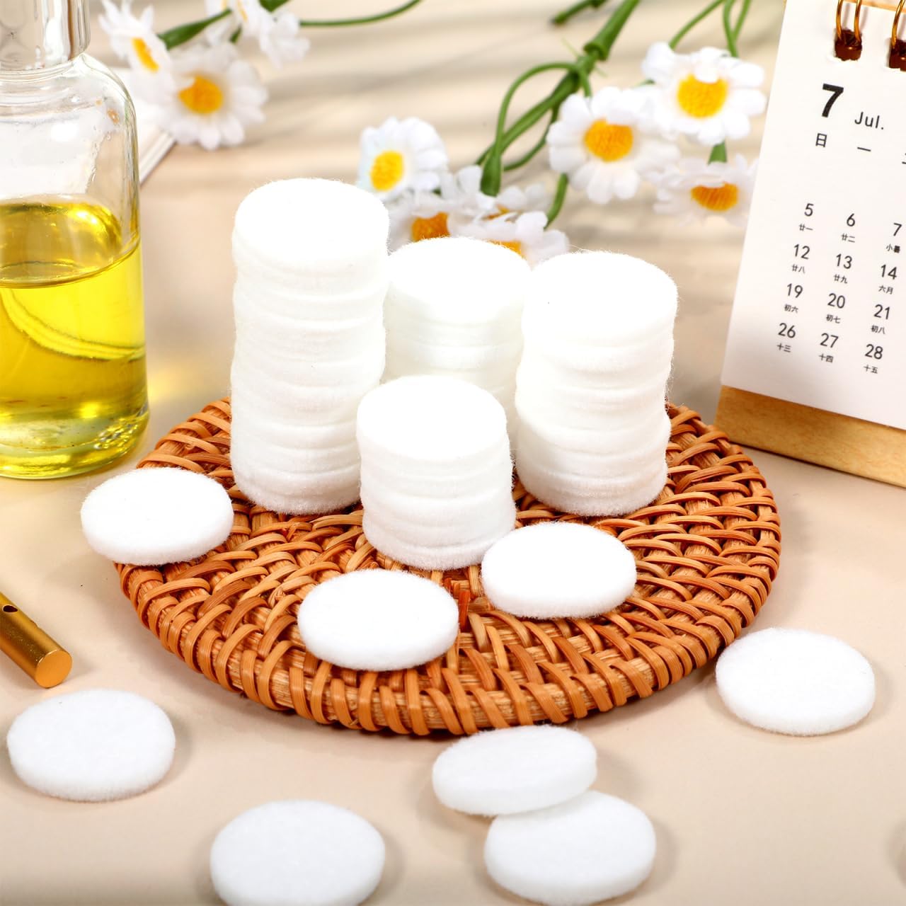 COHEALI Aroma Pendant Pads Replacements Refill Pads for Essential Oil Necklaces 50Pcs Absorbent Diffuser Gaskets 0.86X0.86X0.11In for Aromatherapy Necklace Locket Car Home Use
