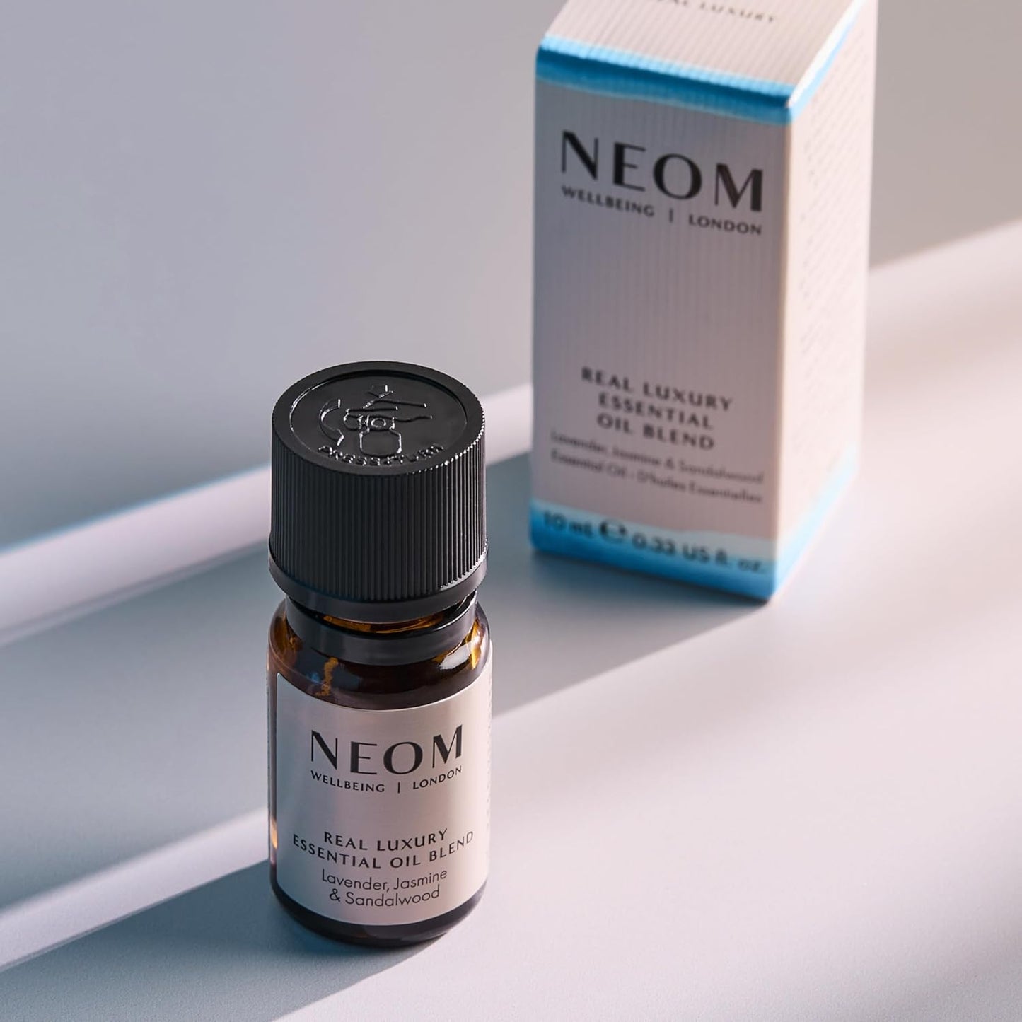 NEOM - Essential Oil Blend, 10ml | Lavender, Jasmine & Sandalwood | Aromatherapy Diffuser Oils with Calming Essential Oil Blend | 100% Natural Fragrances | Tranquil & Relax | Signature De-Stress Scent