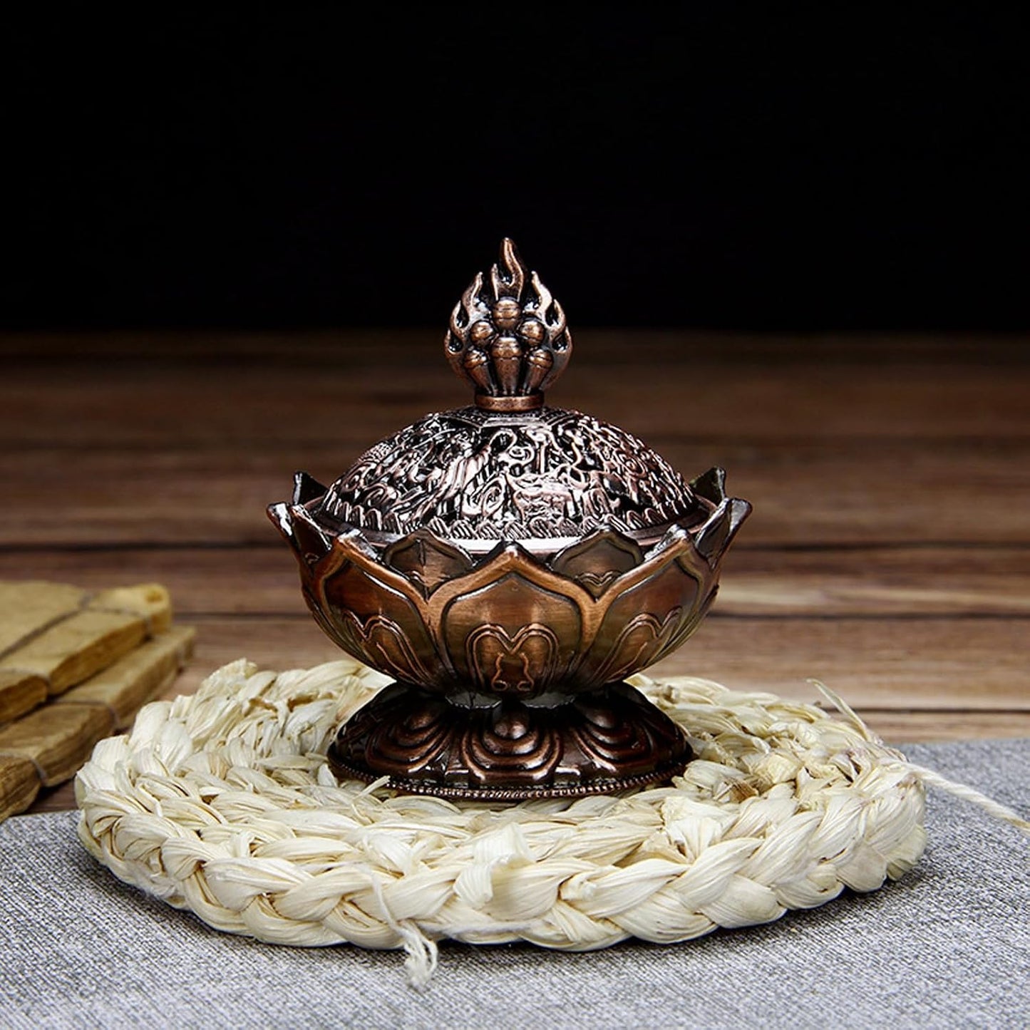 Classic Lotus Incense Burner,Super Mini Lotus Cone Incenses Holder,Incense Burner Holder,Mini Vintage Lotuss Flower Shaped Incense Holder,for Stick and Cone Incense (Antique Red)