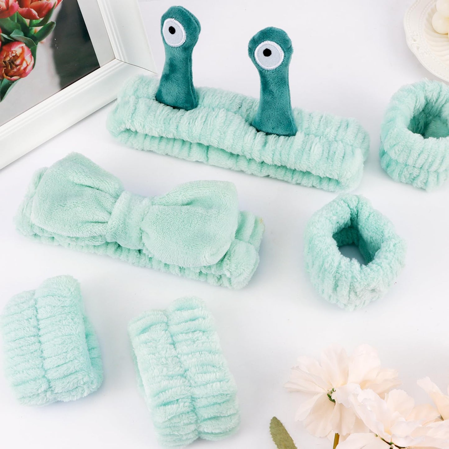 Atoden Spa Headband and Wristband Set Skincare Makeup Headband Bowknot Snail Headbands Wrist Bands for Washing Face Cute Animal Face Wash Head Band for Women Girls (Green)