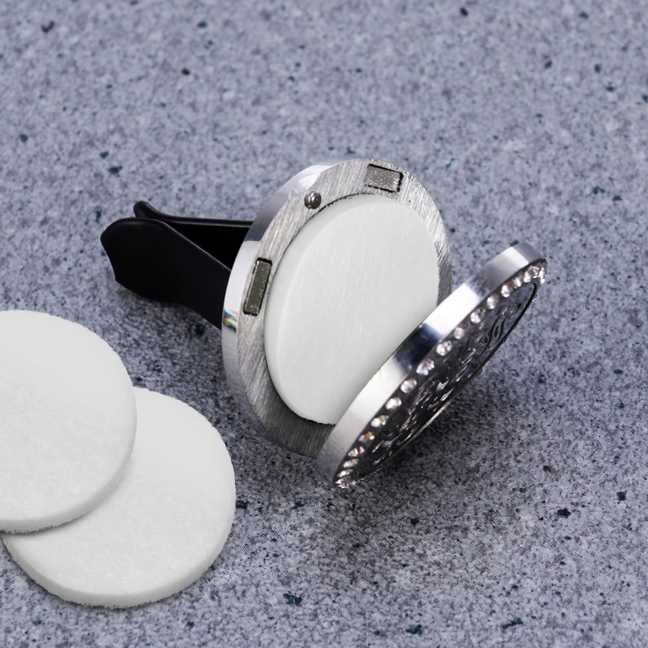 Healifty Essential Oil Diffuser Pads 0.88 Inch Round Cotton Refill Pads for Aromatherapy Necklace Locket and Car Vent Clip Home Fragrance Accessories