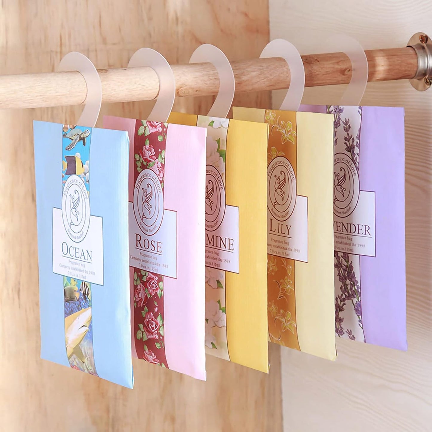 Car Hanging Fragrant Dried Flower Wardrobe Closet Sachet Aromatherapy Sachet for Household (lily) , Closet a ir Freshener Deodorizer Scented Sachets Bags , Closet a ir Freshener Deodorizer Scented Sa