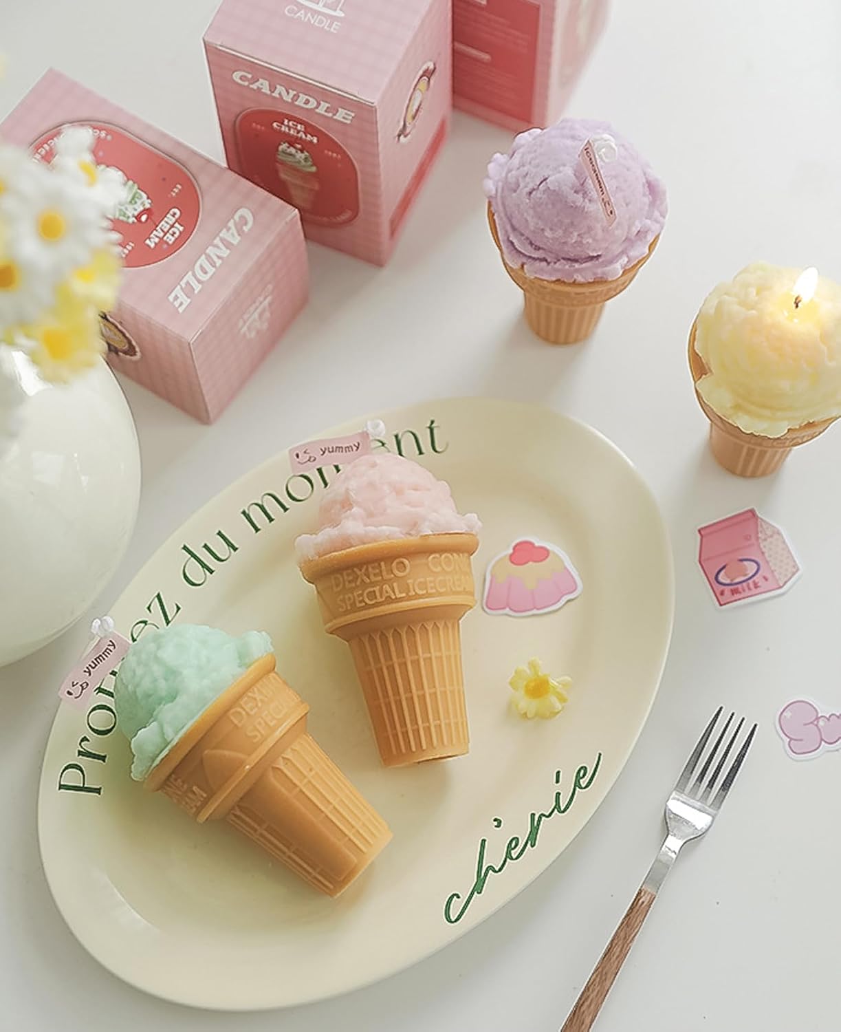 Ice Cream Cone Shaped Scented Candle,140G One Pack Handmade Pink Creamy Coffee Soy Wax Decorative Candle for Table Photo Prop,Smokeless Dessert Decor for Party,Wedding Centerpiece & Gifting