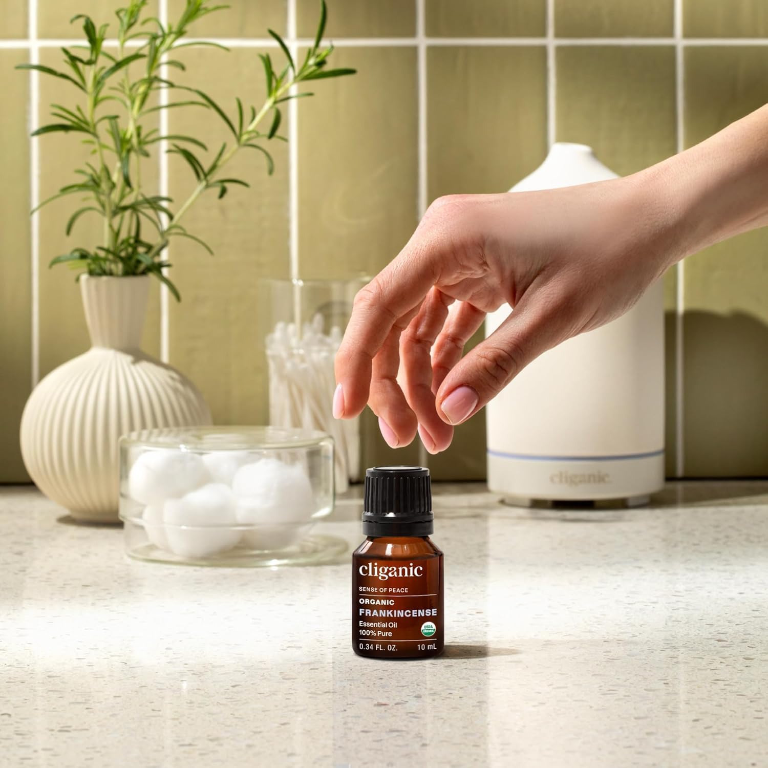 Cliganic Organic Frankincense Essential Oil - Boswellia Serrata, 100% Pure Natural Undiluted, for Aromatherapy | Non-GMO Verified