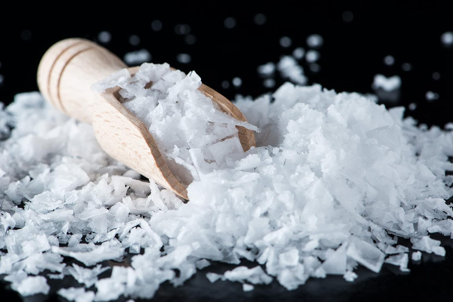Dead Sea Magnesium Flakes Bath Salts for Soaking & Foot Soak - Natural Pure Chloride Supplement - Unscented Epsom Salt Alternative - Muscle Relief, Skin Nourishing & Better Sleep