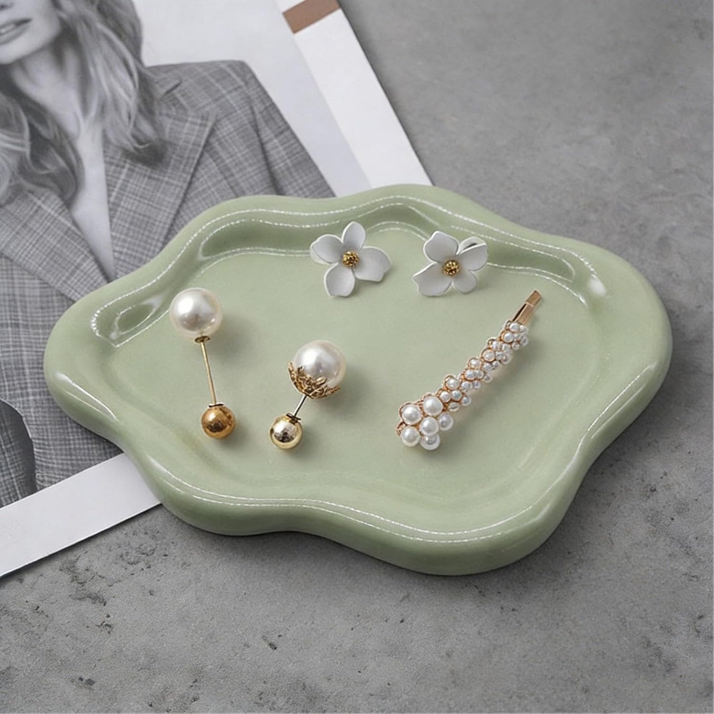 Small Trinket Dish Jewelry Tray for Women, Cute Ceramic Cloud Tray, Jewelry Ring Holder Dish for Keys, Candles, Perfume, Vanity Nightstand Decor Jewelry Plate Bowl, Friendship Birthday Gifts for Mom