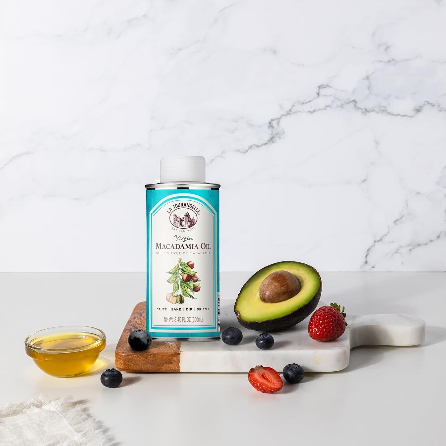 La Tourangelle, Virgin Macadamia Oil, High Smoke Point for Cooking, Sauté, Stir-Fry, Roasting, Baking, Face and Hair, Buttery Mild Taste, Cold-Pressed, 8.45 fl oz