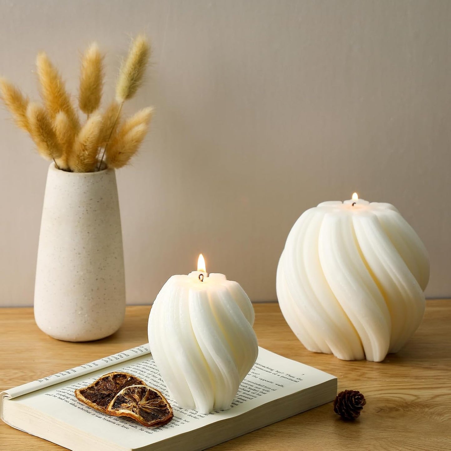 MTLEE 2 Pcs Spiral Swirl Candle Large Aesthetic Pillar Scented Soy Wax Twirl Elegant Decorative Candles Beautiful Housewarming Gift for Home Room Bedroom Shelf Decor(White)